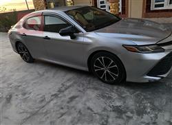 تۆیۆتا کامری